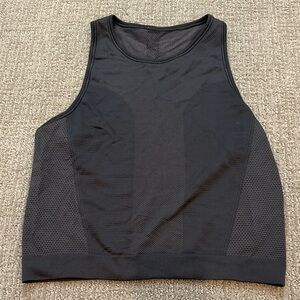 Lululemon crop tank